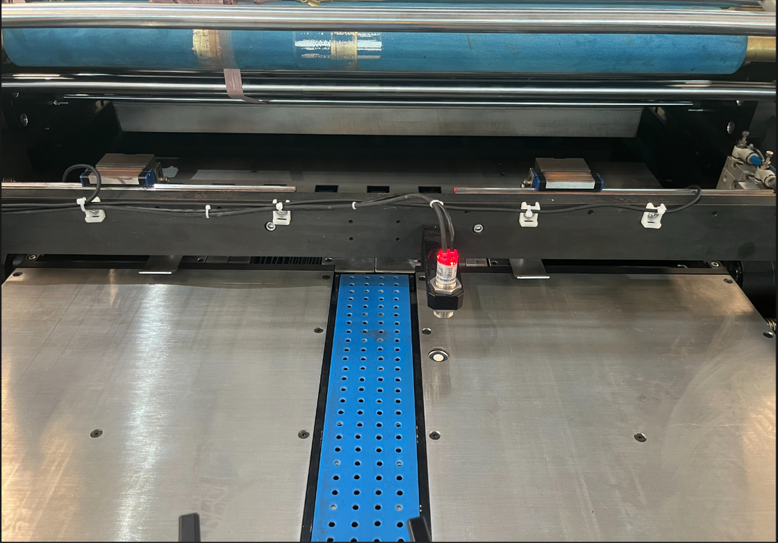 3D Χρυσόχρωμο αυτόματο θερμό φύλλο Stamping Machine Για πλήρη γκάμα χαρτιού συσκευασίας, χρώματα Stamping