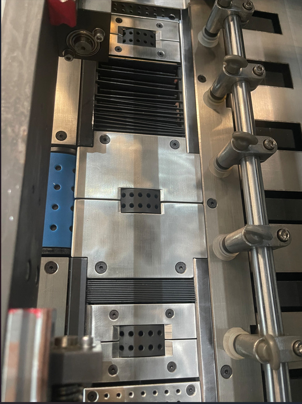 3D Χρυσόχρωμο αυτόματο θερμό φύλλο Stamping Machine Για πλήρη γκάμα χαρτιού συσκευασίας, χρώματα Stamping